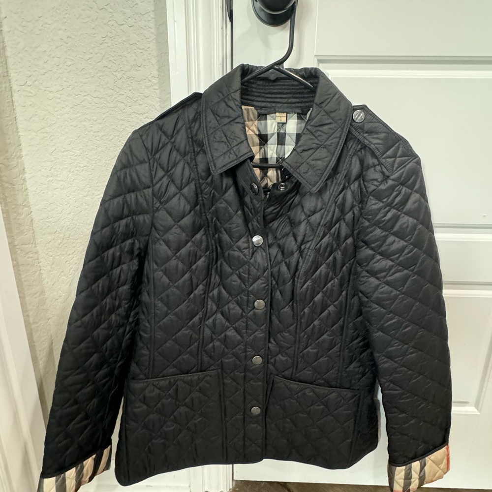 Authentic Ladies Burberry Quilted Jacket with snap closure size large